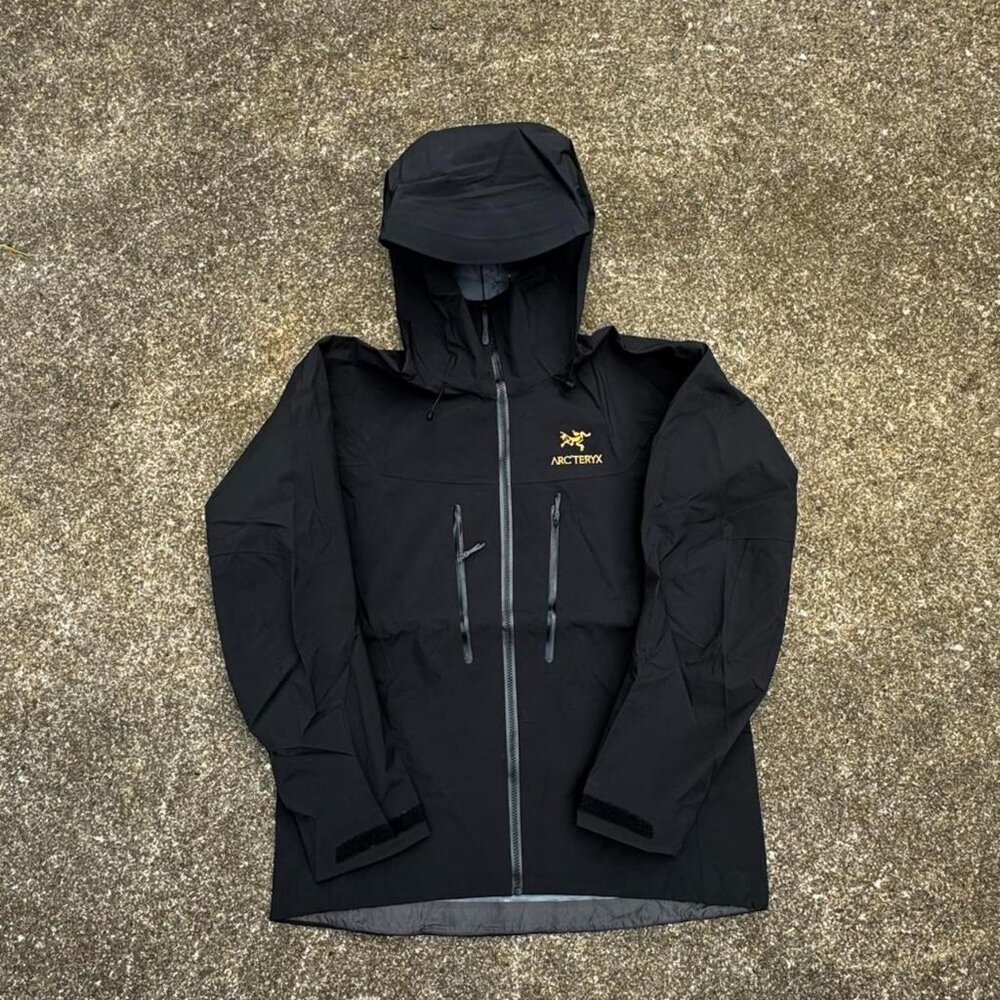 Arc'teryx Men's Black Jacket